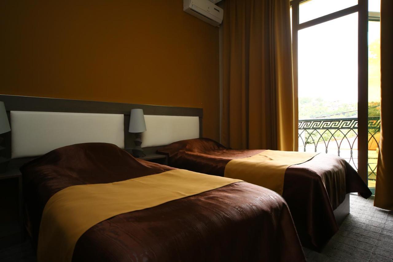 Discovery Hotel Kʼutʼaisi Exterior foto